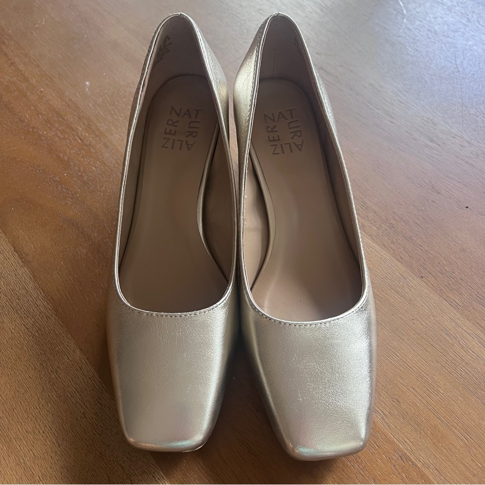 BNWT Naturalizer Karina Champagne Block Heel with Square Toe